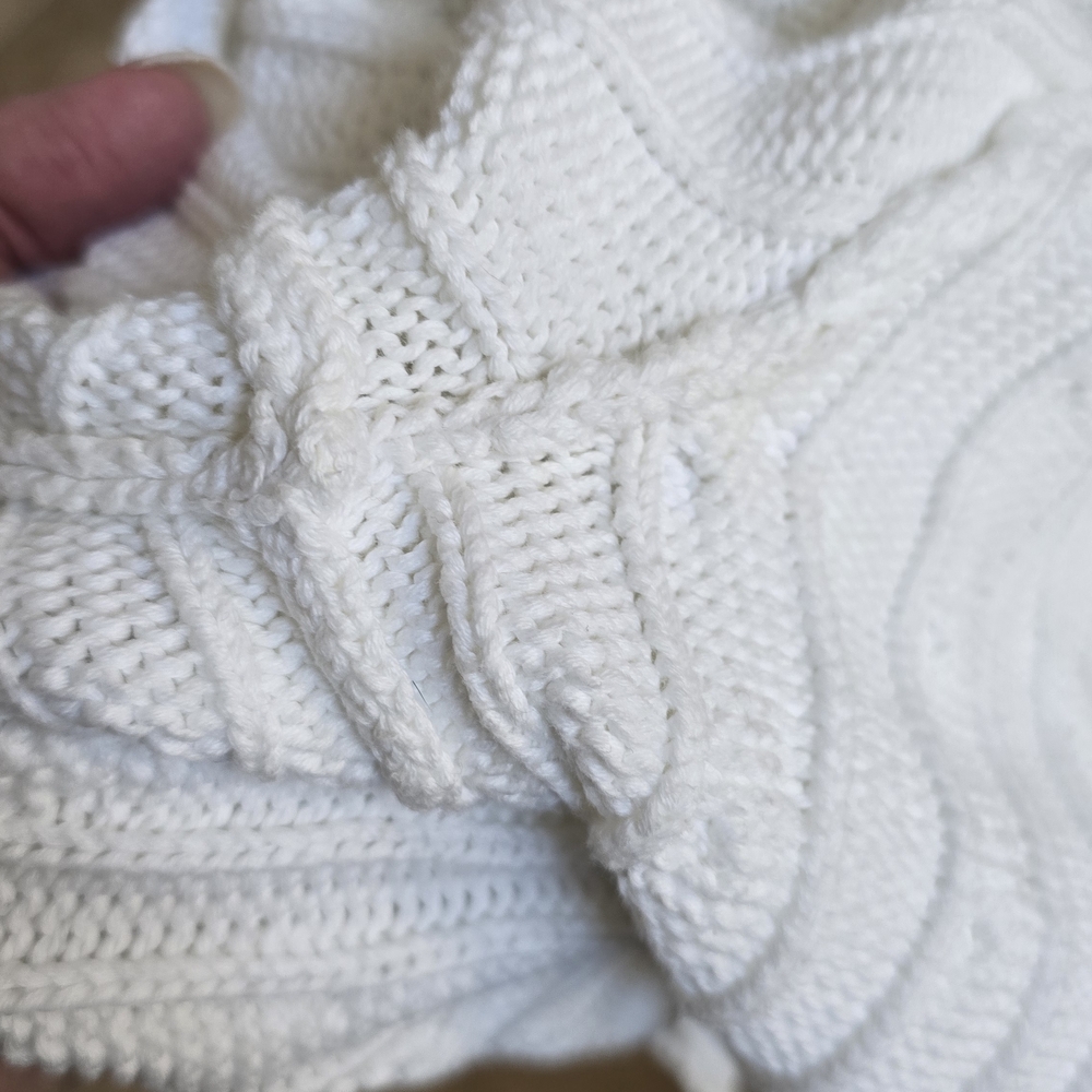 Ralph Lauren White V-Neck Cable Knit Sweater Size Medium - Picture 10 of 10